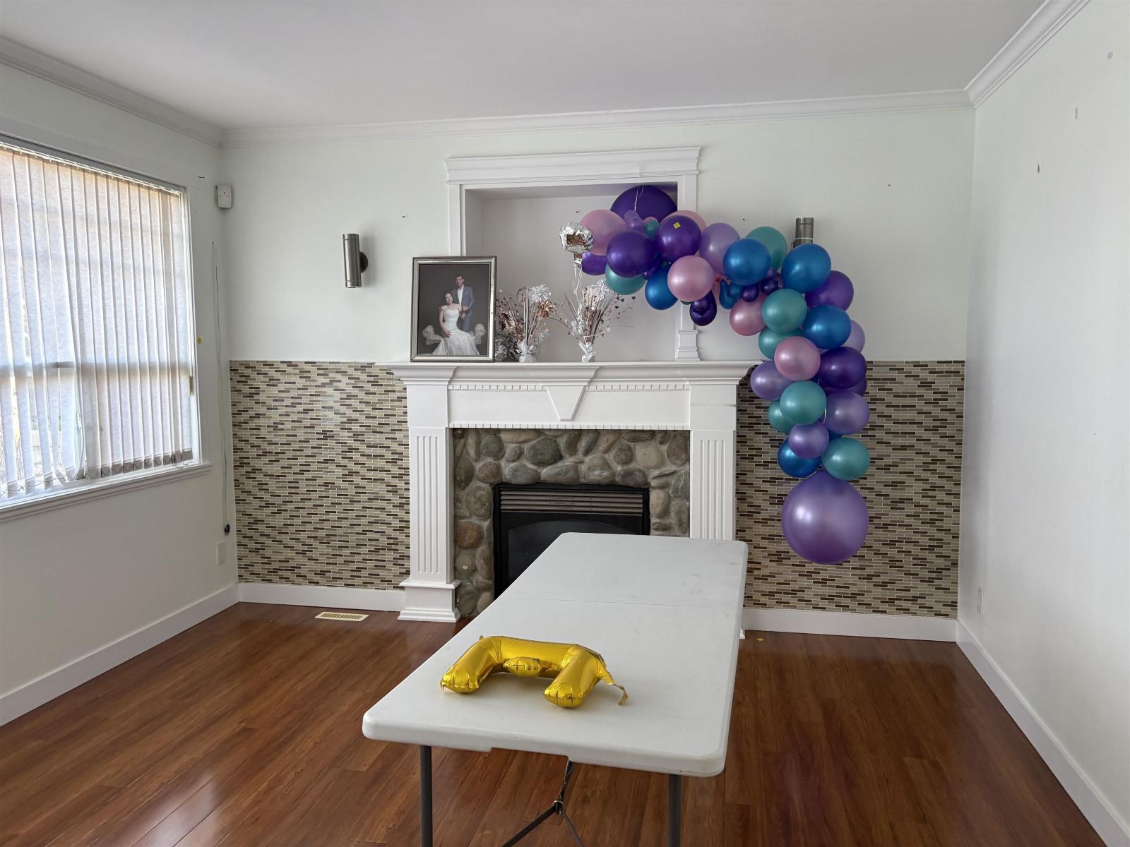 18048 64 Avenue, Surrey, British Columbia  V3S 1Z5 - Photo 3 - R3092176