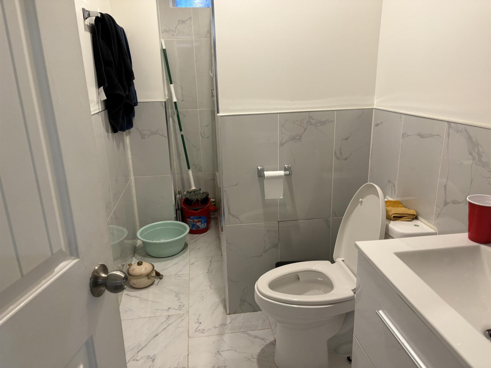 18048 64 Avenue, Surrey, British Columbia  V3S 1Z5 - Photo 14 - R3092176