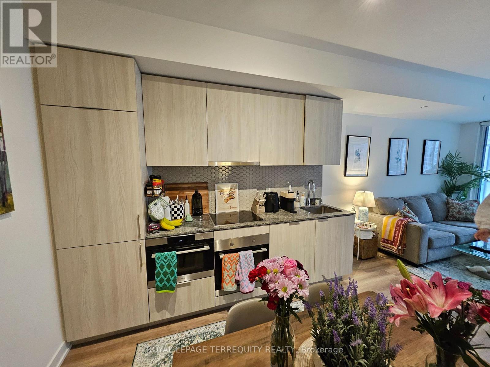 918 - 15 Queens Quay E, Toronto, Ontario  M5E 0C5 - Photo 10 - C12809460