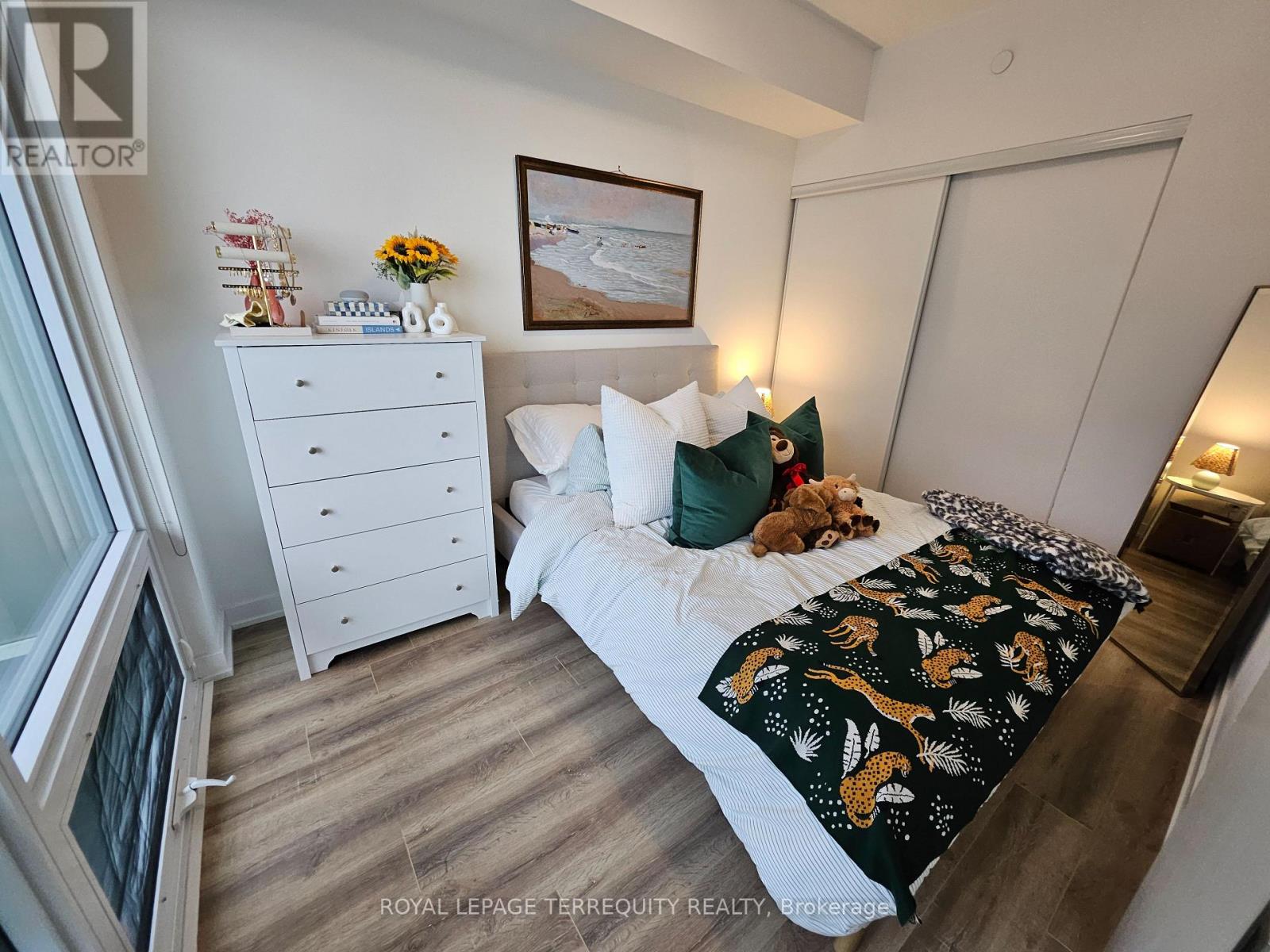 918 - 15 Queens Quay E, Toronto, Ontario  M5E 0C5 - Photo 11 - C12809460