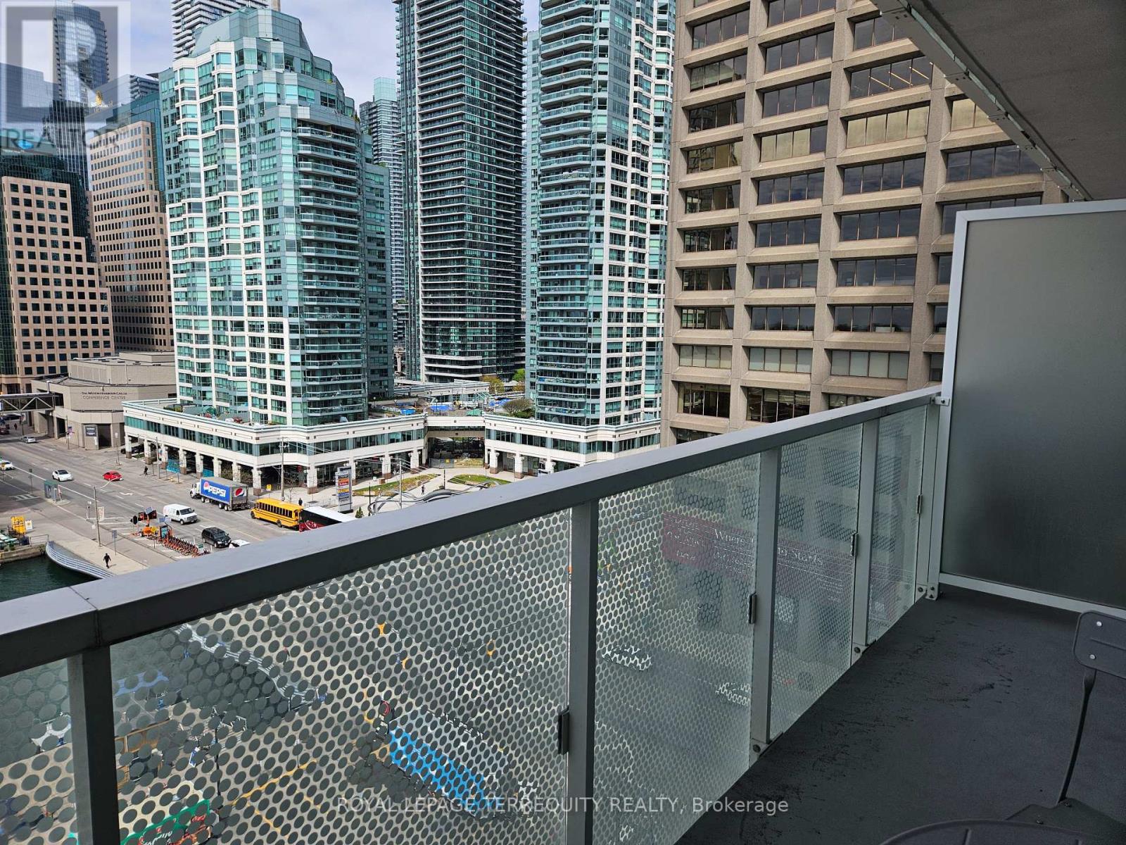918 - 15 Queens Quay E, Toronto, Ontario  M5E 0C5 - Photo 15 - C12809460