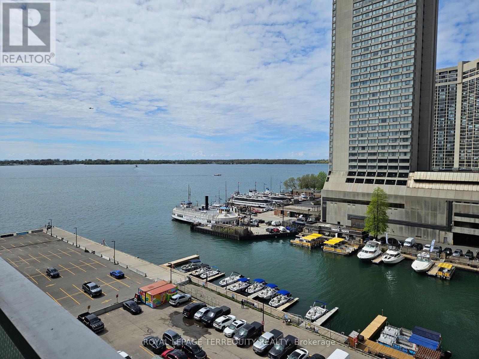 918 - 15 Queens Quay E, Toronto, Ontario  M5E 0C5 - Photo 3 - C12809460