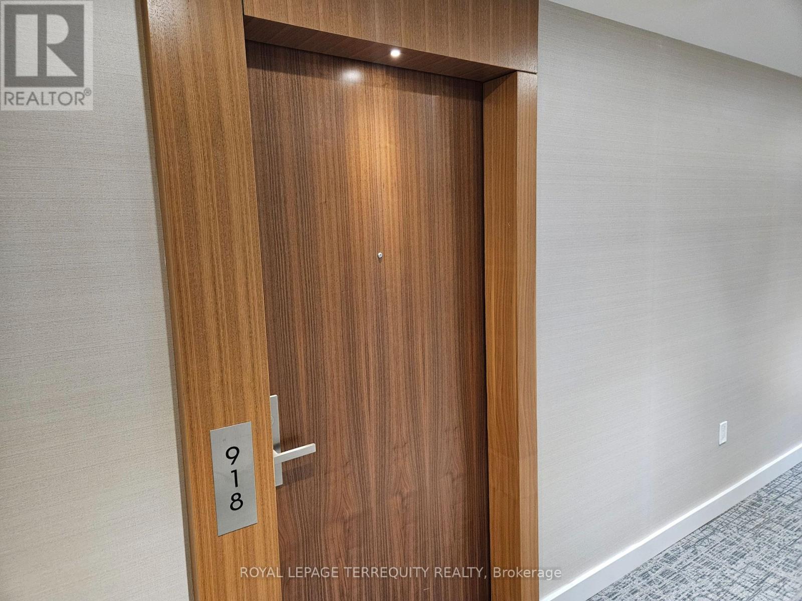 918 - 15 Queens Quay E, Toronto, Ontario  M5E 0C5 - Photo 5 - C12809460