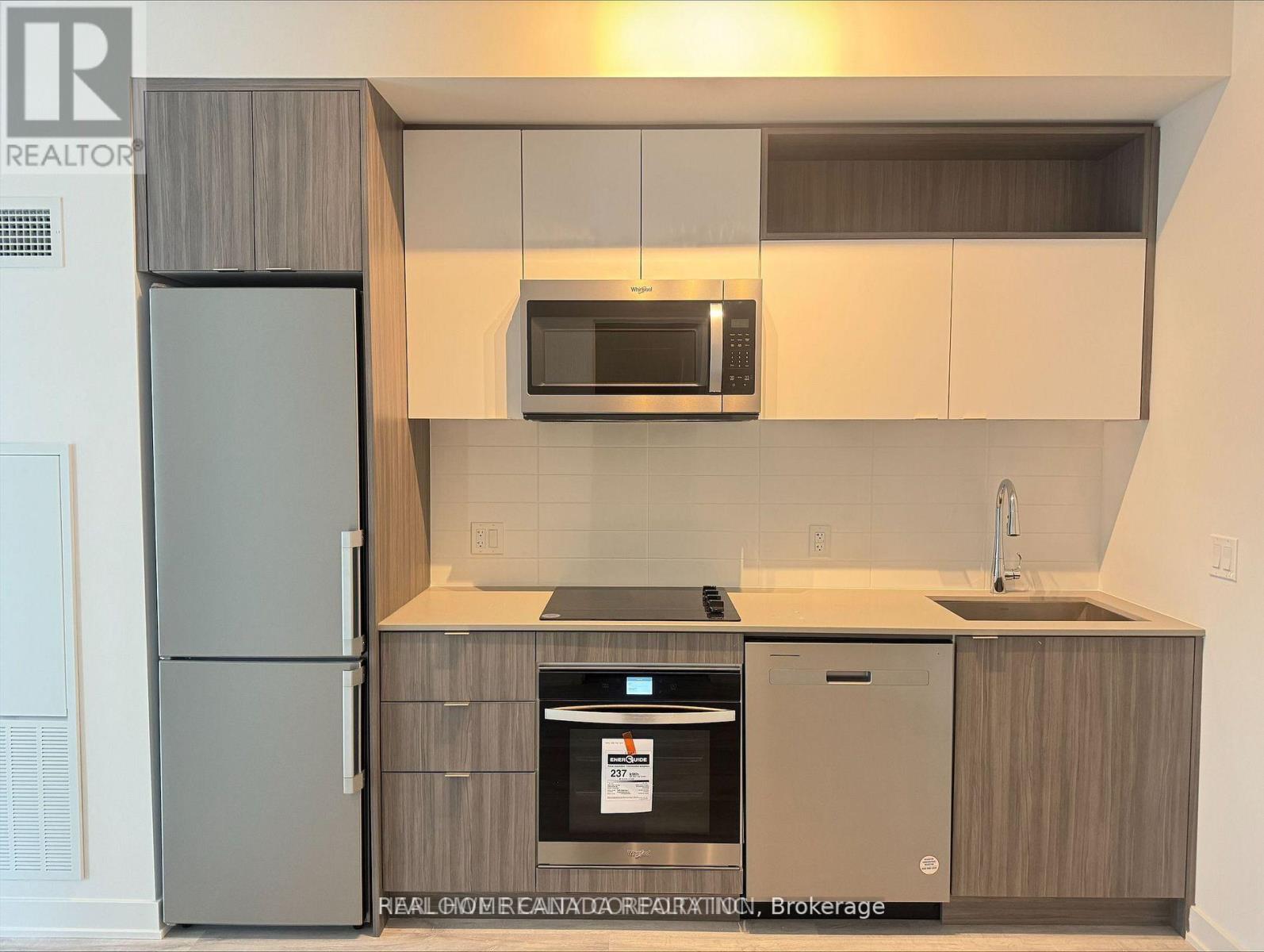 1726 - 70 Princess Street, Toronto (Waterfront Communities), Ontario  M5A 0X6 - Photo 8 - C12809478