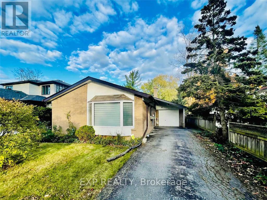 15 SCARCLIFF GARDENS, Toronto, Ontario