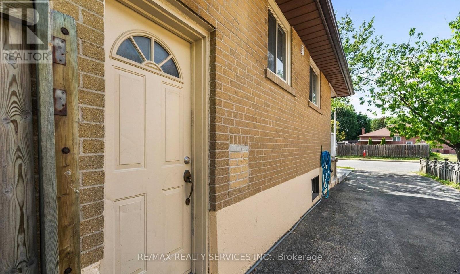 5 AVONDALE BOULEVARD S, Brampton, Ontario