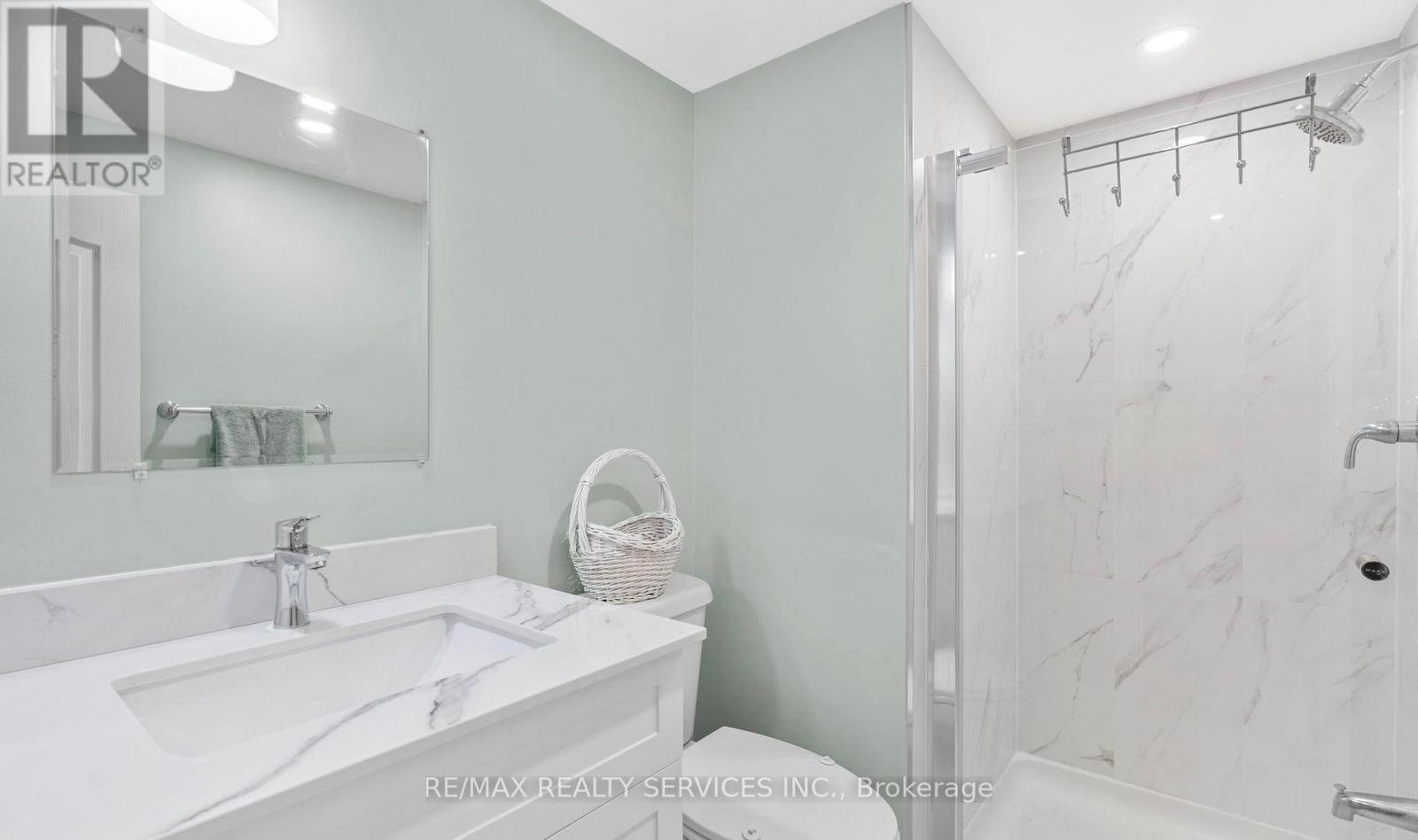 5 Avondale Boulevard S, Brampton, Ontario  L6T 1H1 - Photo 10 - W12809452