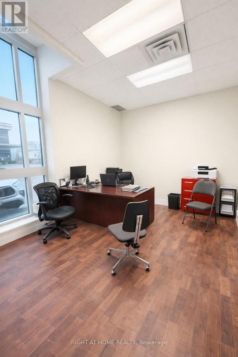 6 - 1273 North Service Road E, Oakville (Qe Queen Elizabeth), Ontario  L6H 1A7 - Photo 3 - W12809464