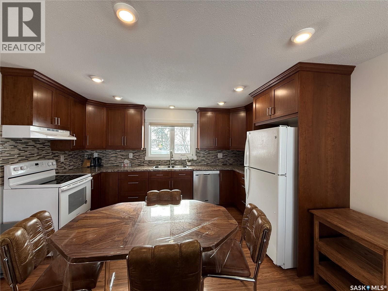 19 Saskatchewan Avenue, Quill Lake, Saskatchewan  S0A 3E0 - Photo 10 - SK028924