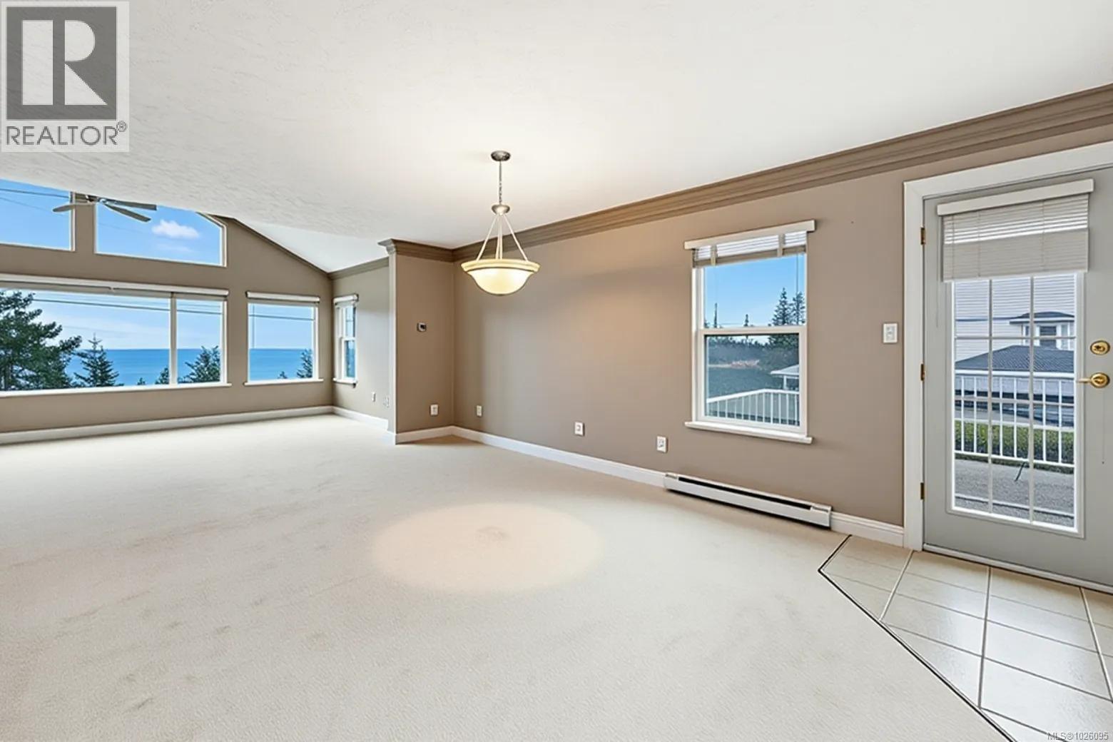 321 Wireless Rd, Comox, British Columbia  V9M 3T6 - Photo 10 - 1026095