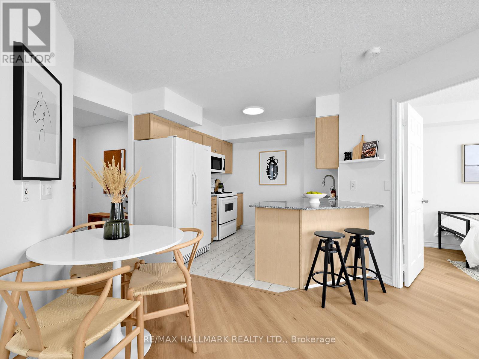 211 - 1730 Eglinton Avenue E, Toronto, Ontario  M4A 1J7 - Photo 10 - C12809518