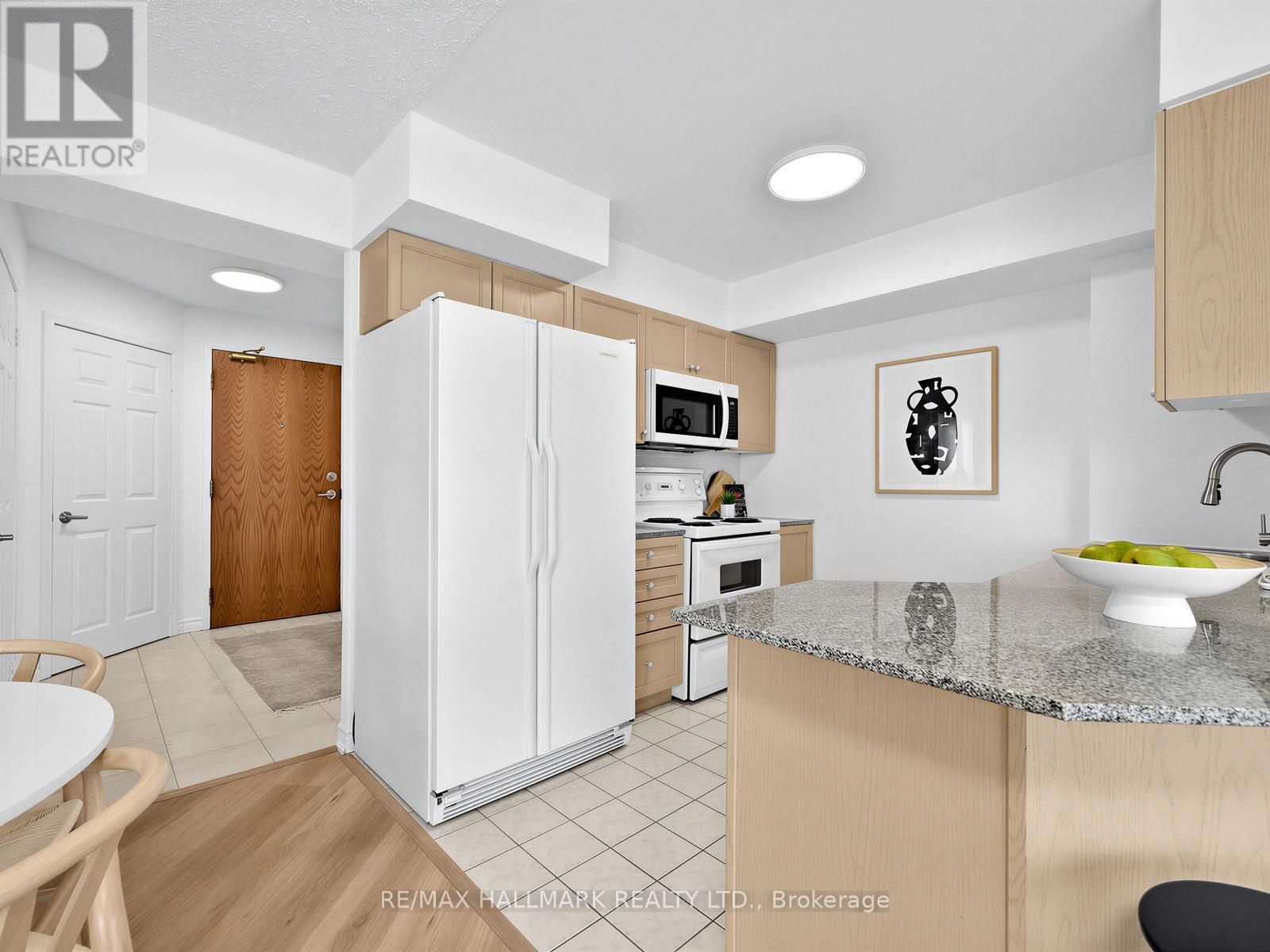 211 - 1730 Eglinton Avenue E, Toronto, Ontario  M4A 1J7 - Photo 17 - C12809518