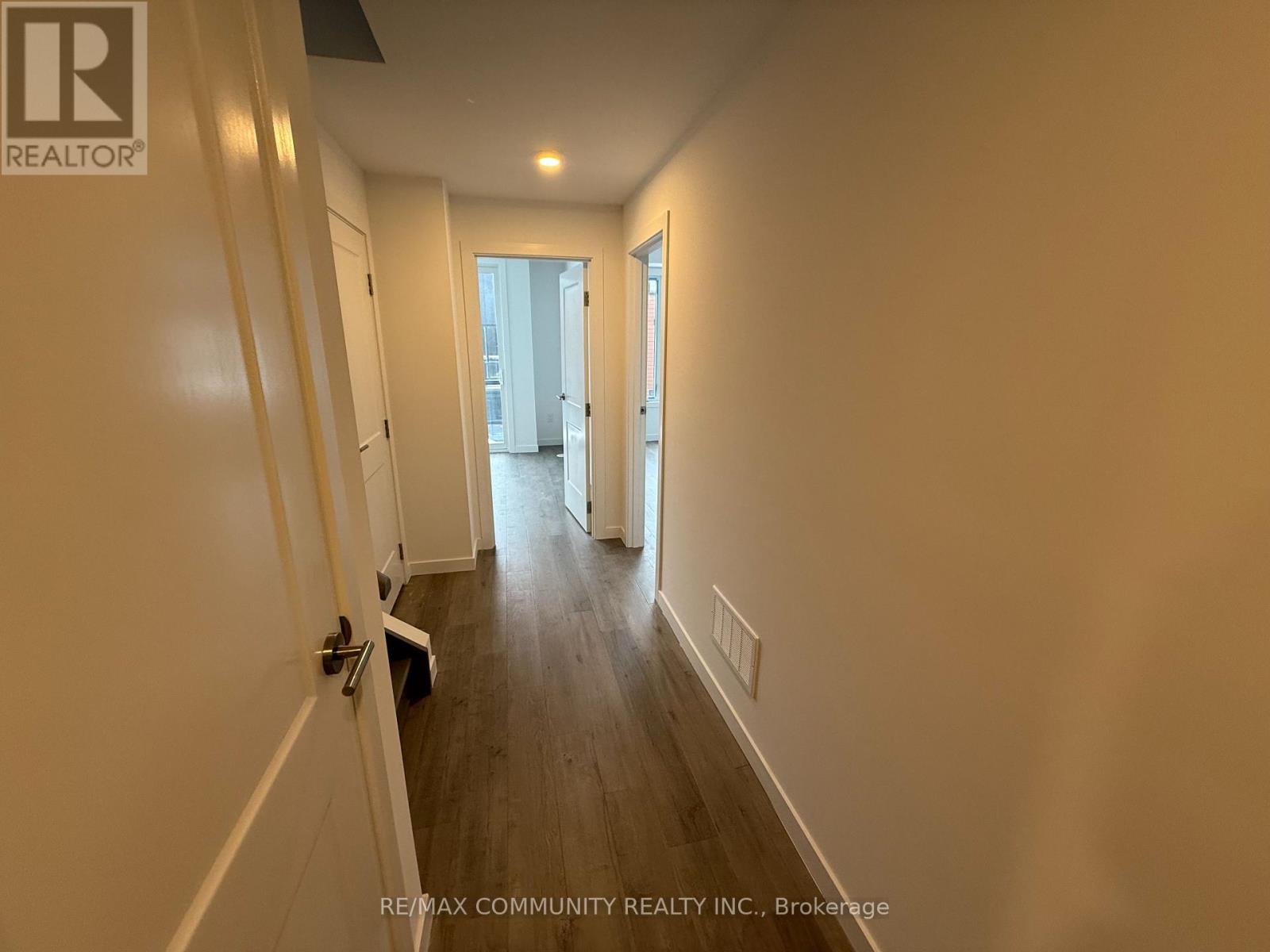 7 - 117 Marydale Avenue, Markham, Ontario  L3S 0A3 - Photo 6 - N12809514