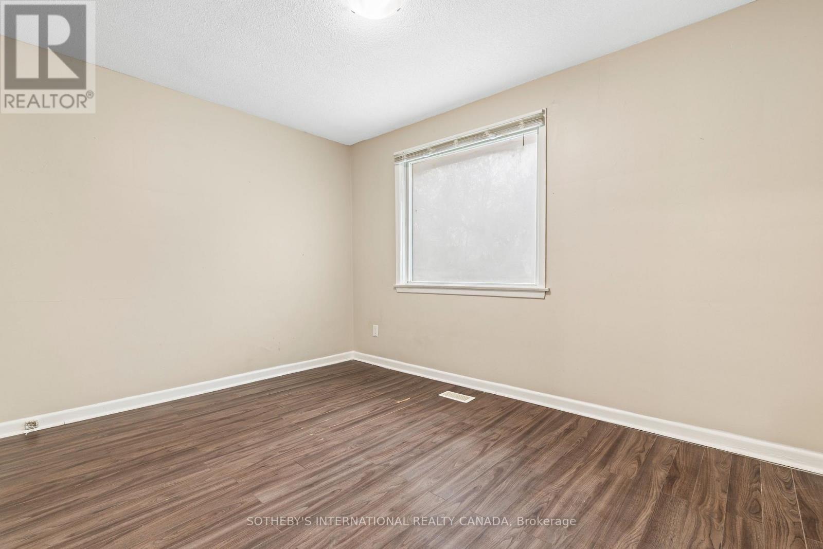 957 Beechwood Avenue, Mississauga, Ontario  L5G 4E3 - Photo 15 - W12809494