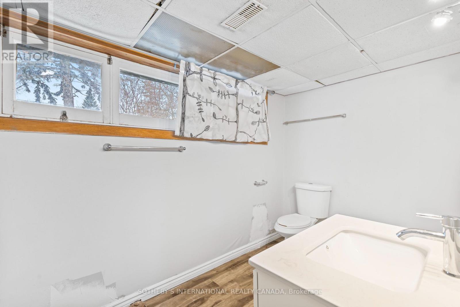 957 Beechwood Avenue, Mississauga, Ontario  L5G 4E3 - Photo 20 - W12809494