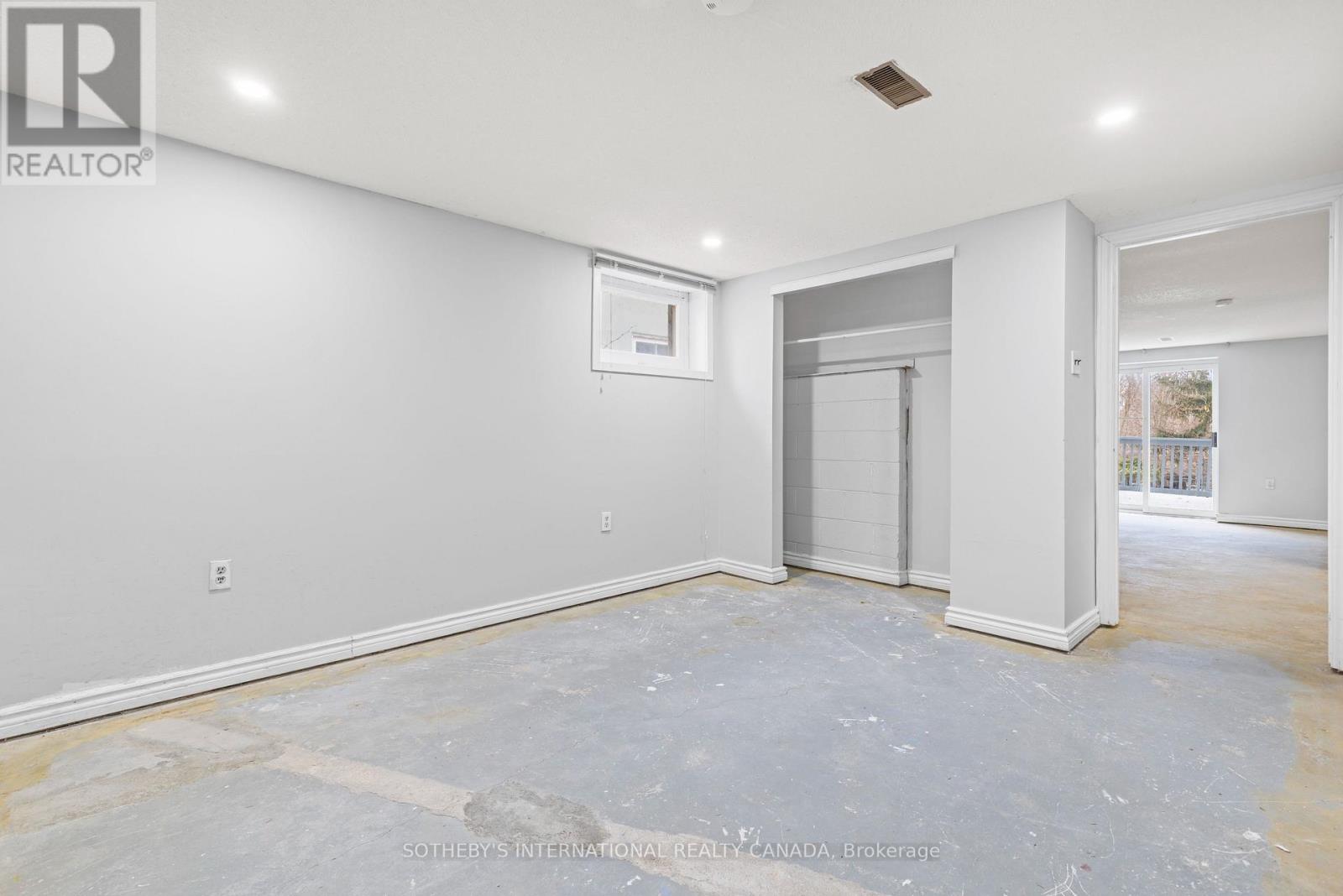 957 Beechwood Avenue, Mississauga, Ontario  L5G 4E3 - Photo 21 - W12809494