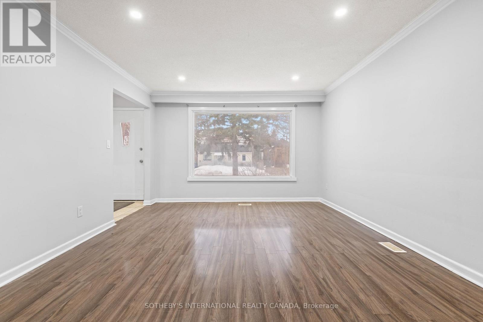 957 Beechwood Avenue, Mississauga, Ontario  L5G 4E3 - Photo 8 - W12809494