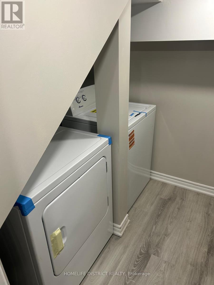 807 Apple Terrace, Milton, Ontario  L9E 2C3 - Photo 6 - W12809496