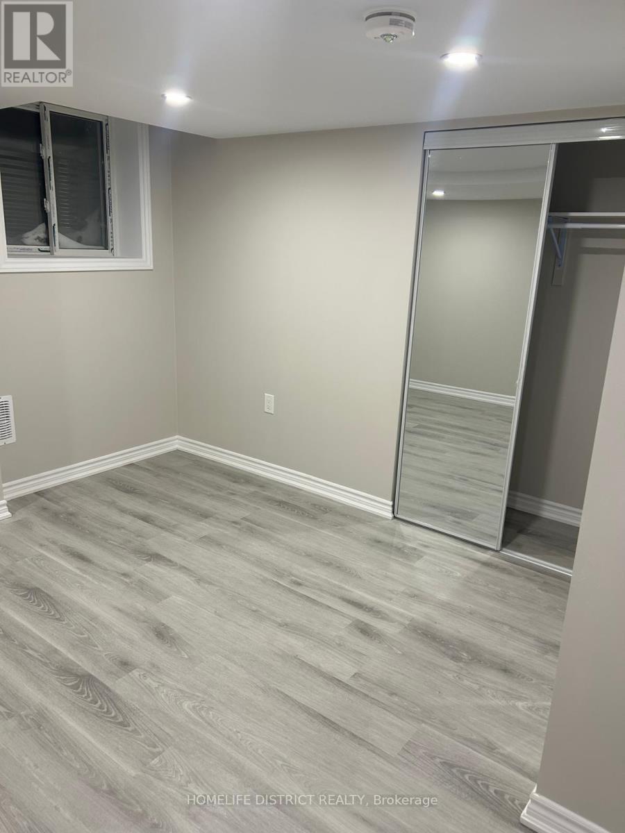 807 Apple Terrace, Milton, Ontario  L9E 2C3 - Photo 7 - W12809496