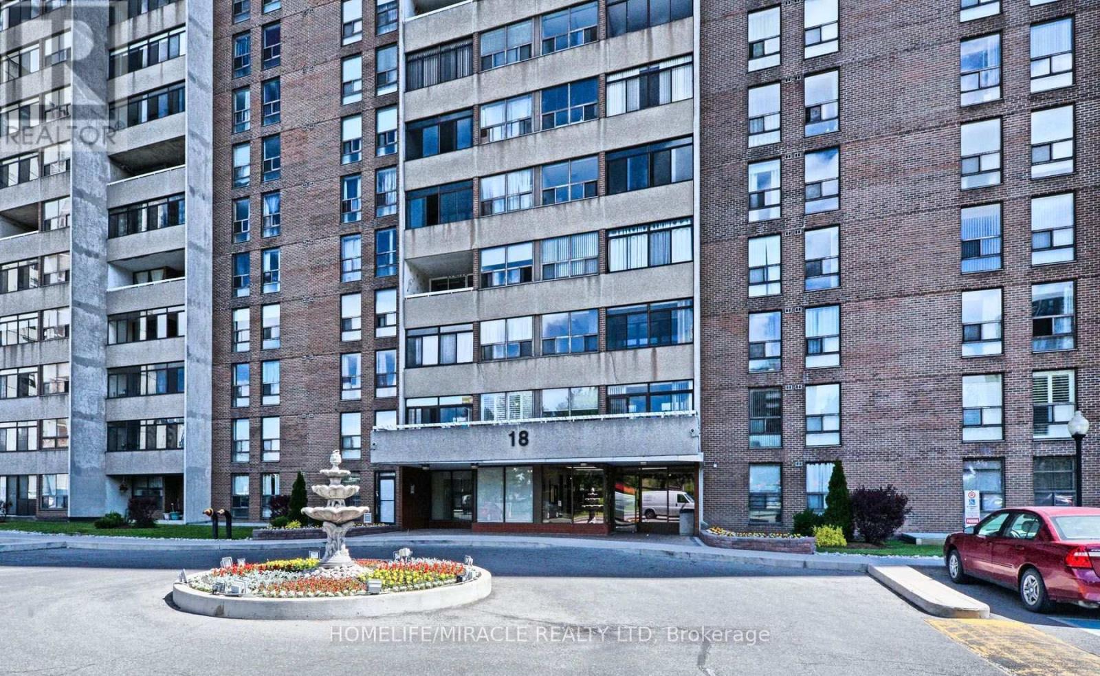 2005 - 18 Knightsbridge Road, Brampton, Ontario  L6T 3X5 - Photo 2 - W12809506