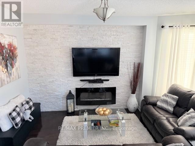 82 Chesterwood Crescent, Brampton, Ontario  L6Y 0Z5 - Photo 9 - W12809512