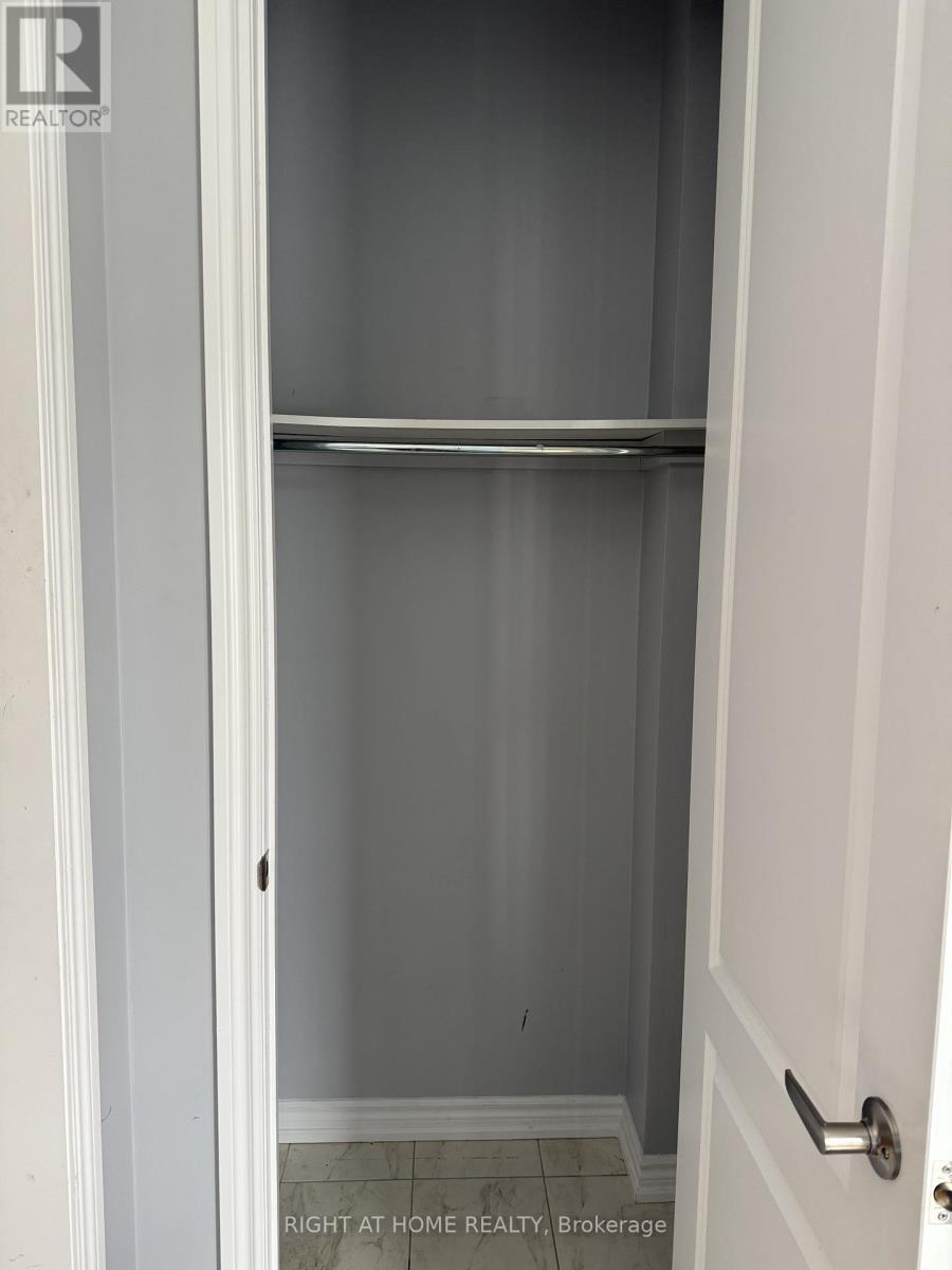 29 Faders Drive, Brampton, Ontario  L7A 4Y2 - Photo 3 - W12809520