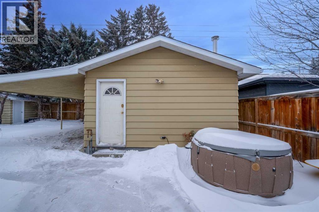 111 Cambrian Drive Nw, Calgary, Alberta  T2K 1P5 - Photo 32 - A2285155