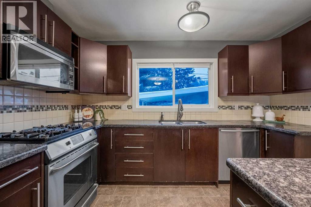 111 Cambrian Drive Nw, Calgary, Alberta  T2K 1P5 - Photo 11 - A2285155