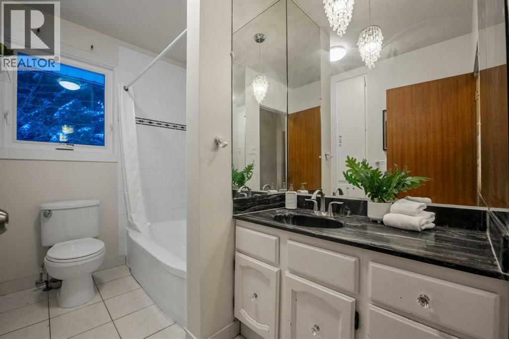 111 Cambrian Drive Nw, Calgary, Alberta  T2K 1P5 - Photo 21 - A2285155