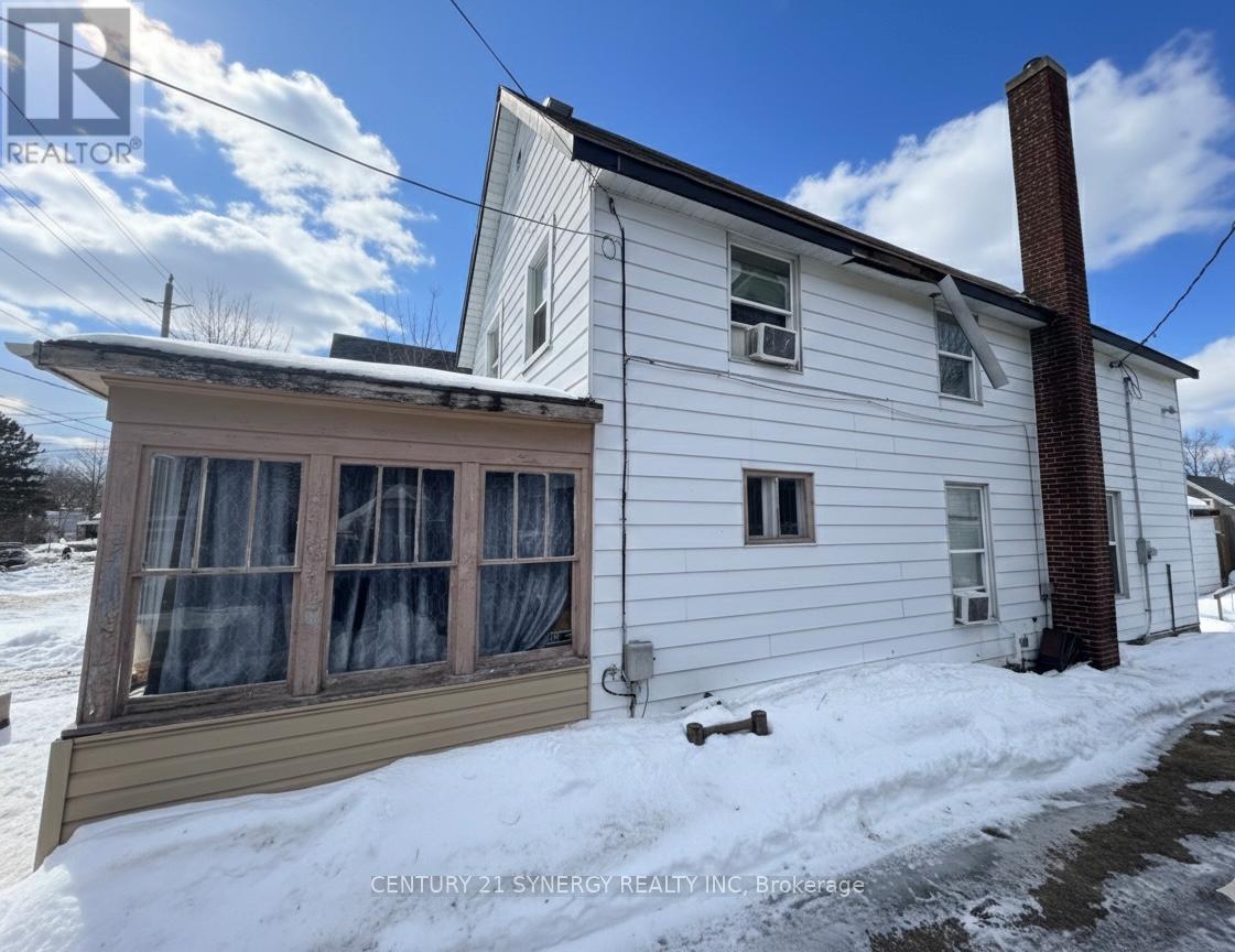 23 Strathcona Street, Smiths Falls, Ontario  K7A 1V8 - Photo 3 - X12809572