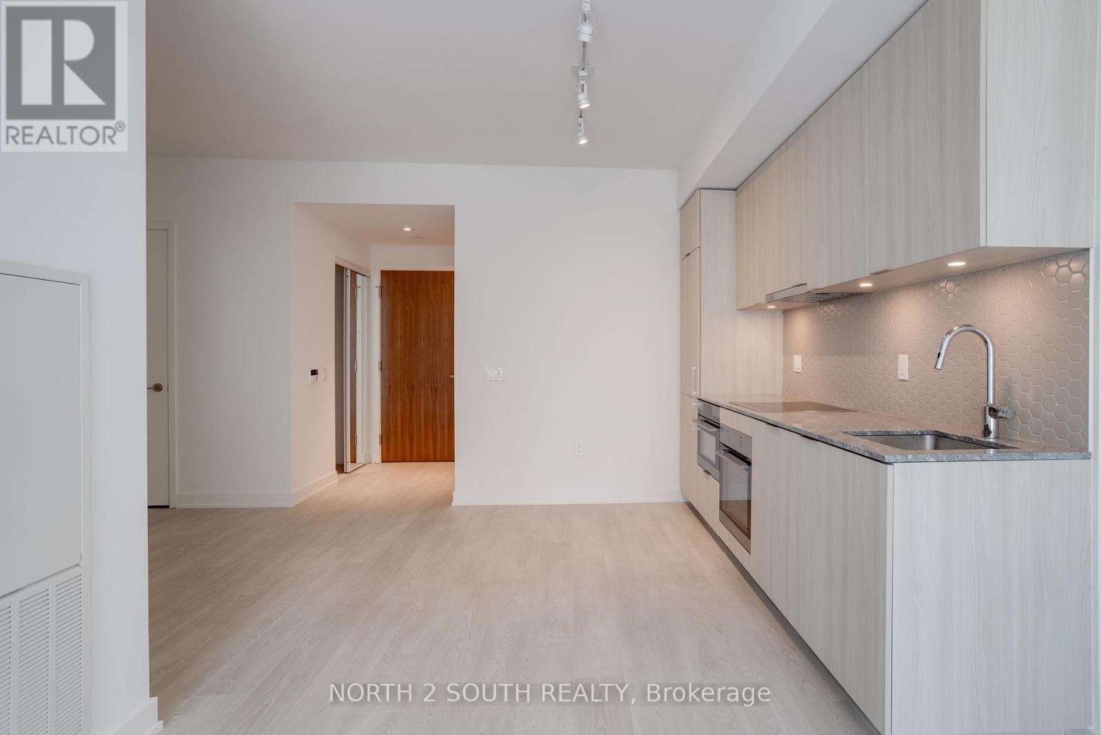 518 - 15 Queens Quay E, Toronto, Ontario  M5E 0A4 - Photo 10 - C12809562