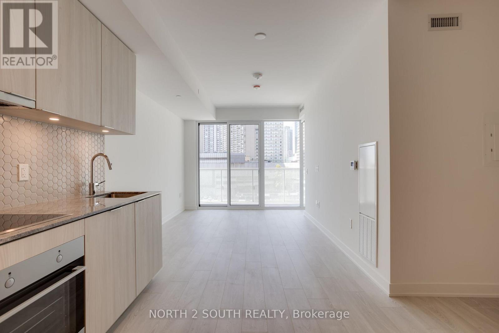 518 - 15 Queens Quay E, Toronto, Ontario  M5E 0A4 - Photo 12 - C12809562
