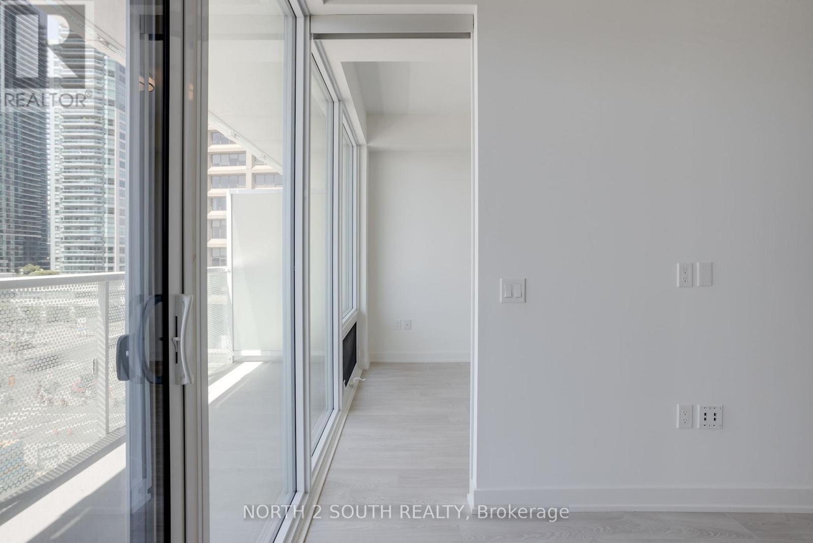 518 - 15 Queens Quay E, Toronto, Ontario  M5E 0A4 - Photo 18 - C12809562