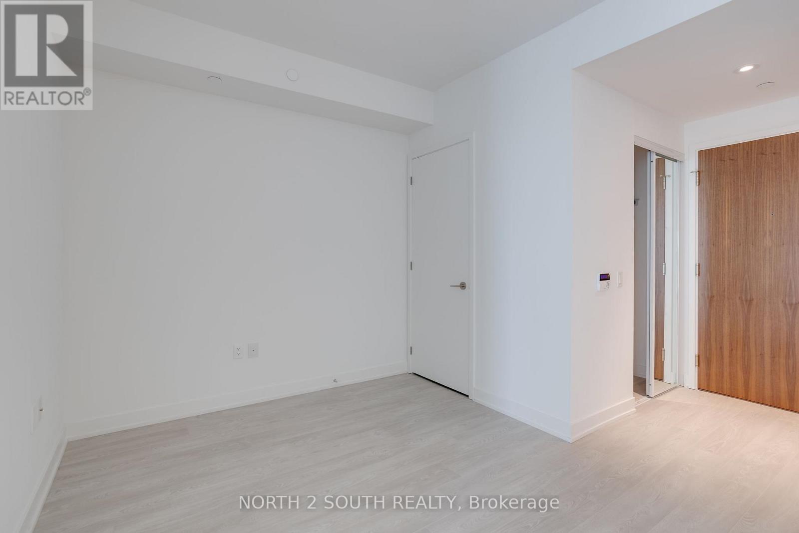 518 - 15 Queens Quay E, Toronto, Ontario  M5E 0A4 - Photo 4 - C12809562