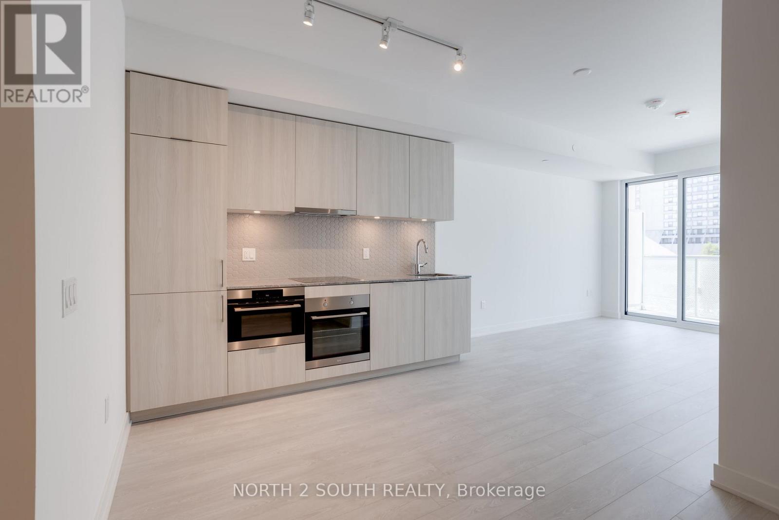 518 - 15 Queens Quay E, Toronto, Ontario  M5E 0A4 - Photo 8 - C12809562