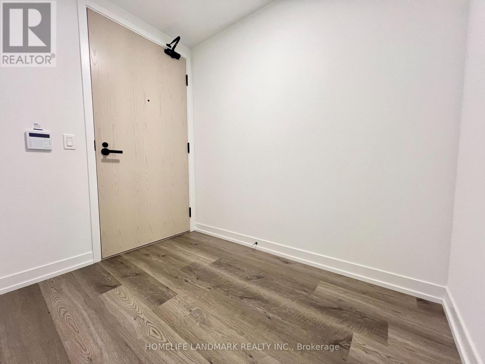 319 - 195 Commerce Street, Vaughan, Ontario  L4K 5Z7 - Photo 5 - N12809526