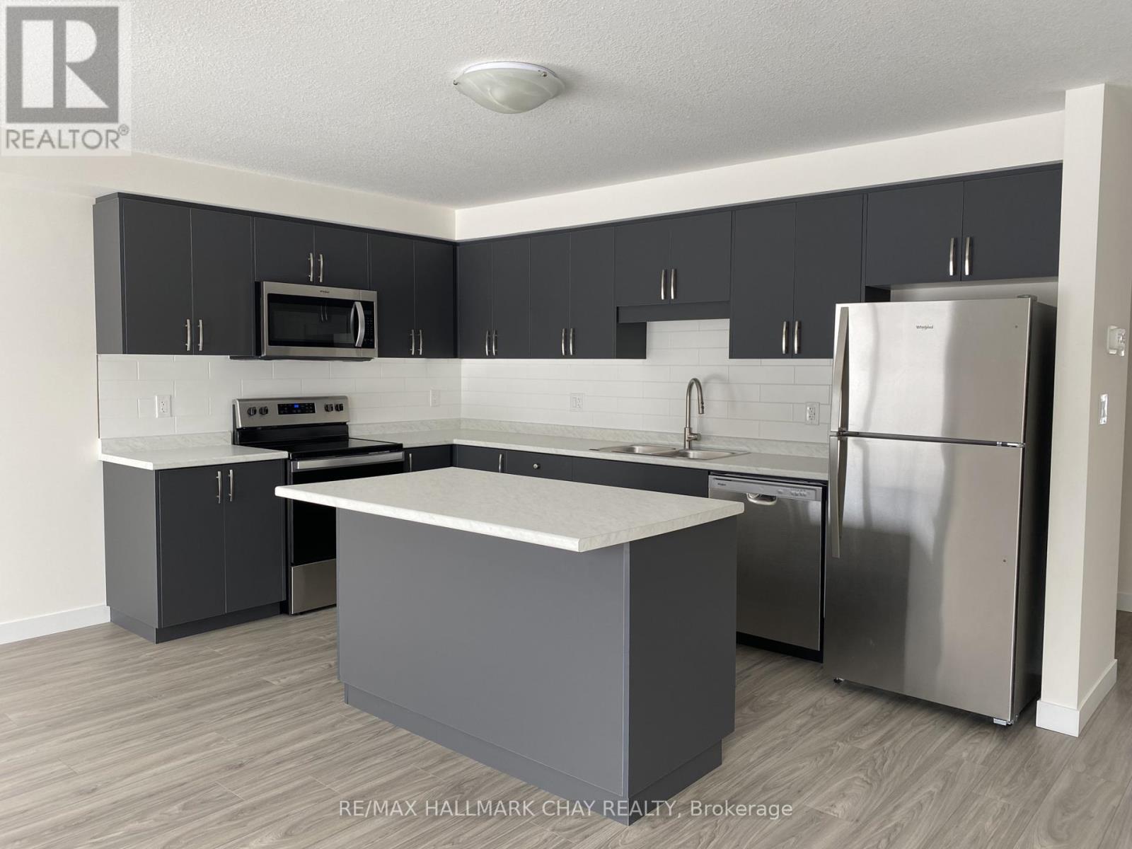 14 Strath Crescent, Springwater, Ontario  L0L 1P0 - Photo 3 - S12809536