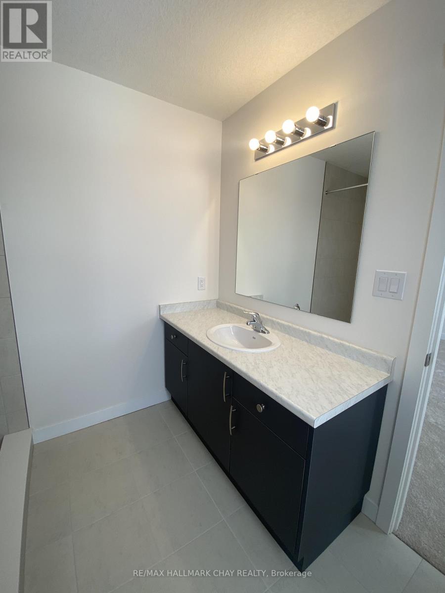 14 Strath Crescent, Springwater, Ontario  L0L 1P0 - Photo 5 - S12809536