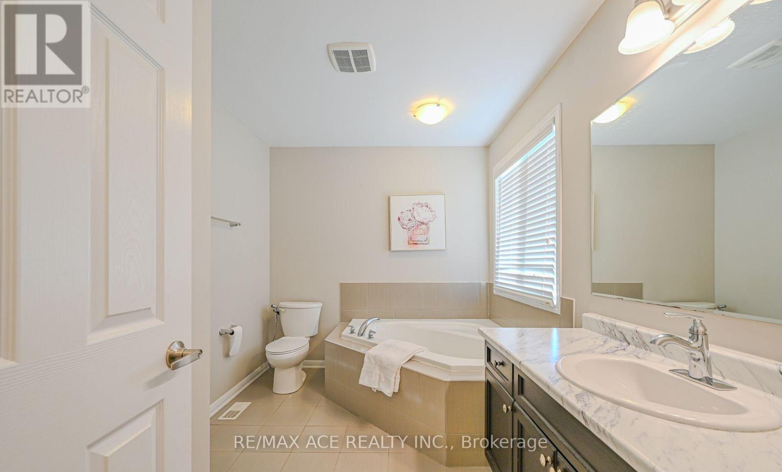 Main - 34 Ventura Avenue, Brampton, Ontario  L6Y 4Y8 - Photo 10 - W12809566