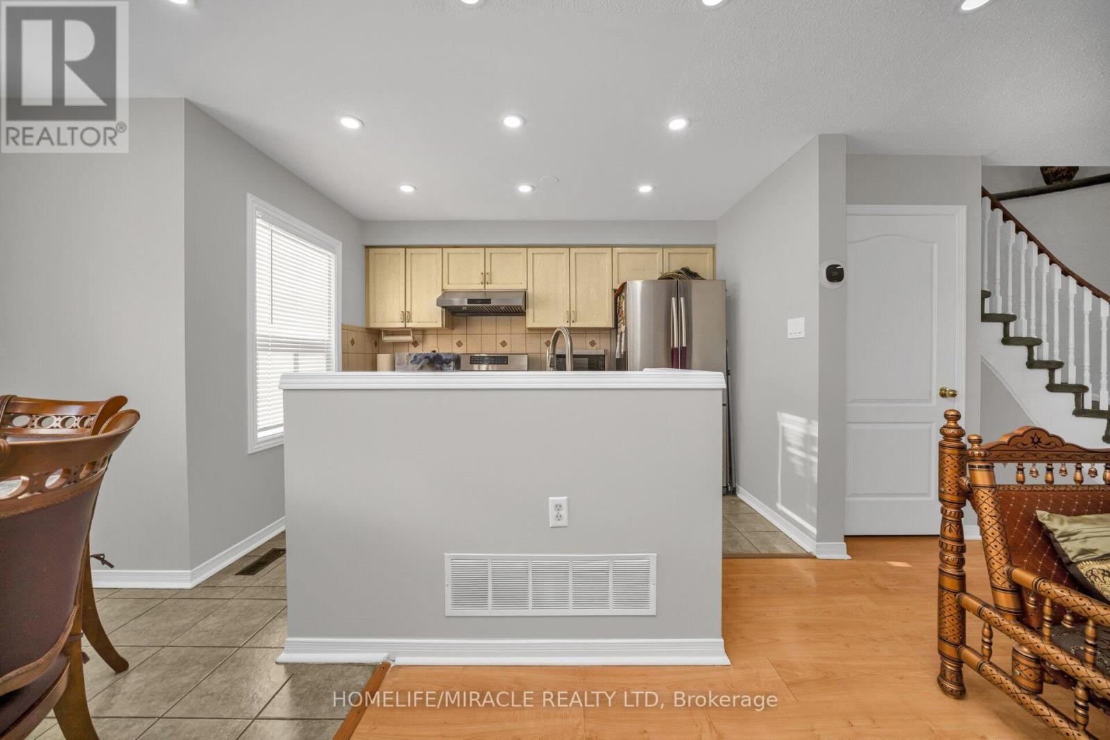 133 Pressed Brick Drive, Brampton, Ontario  L6V 4K5 - Photo 17 - W12809570