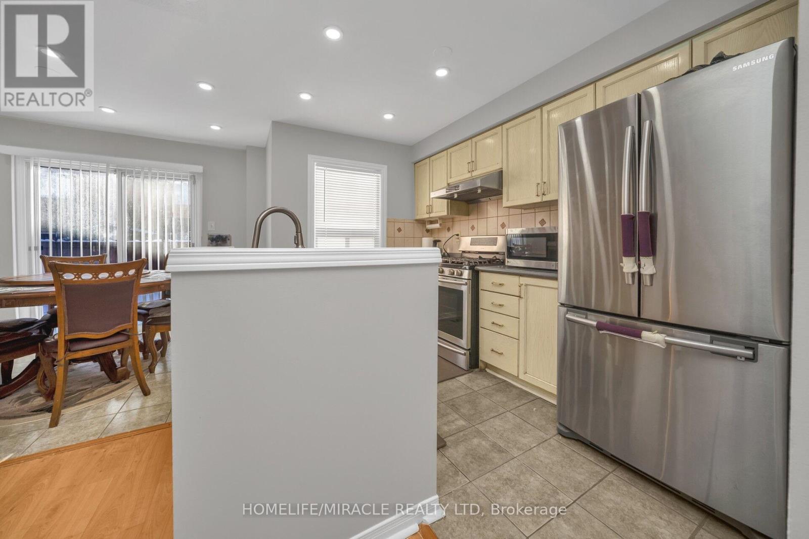 133 Pressed Brick Drive, Brampton, Ontario  L6V 4K5 - Photo 18 - W12809570