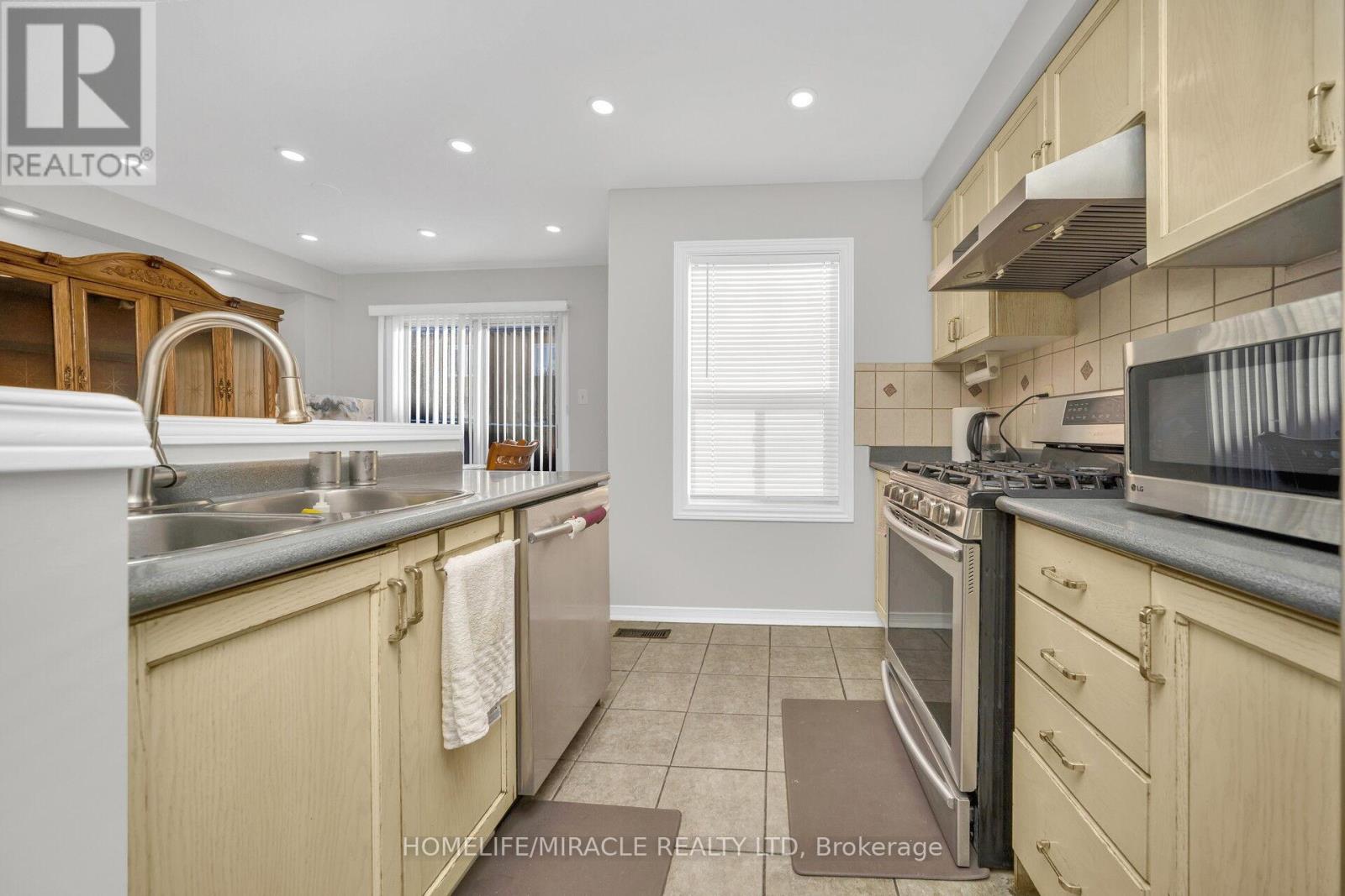 133 Pressed Brick Drive, Brampton, Ontario  L6V 4K5 - Photo 19 - W12809570