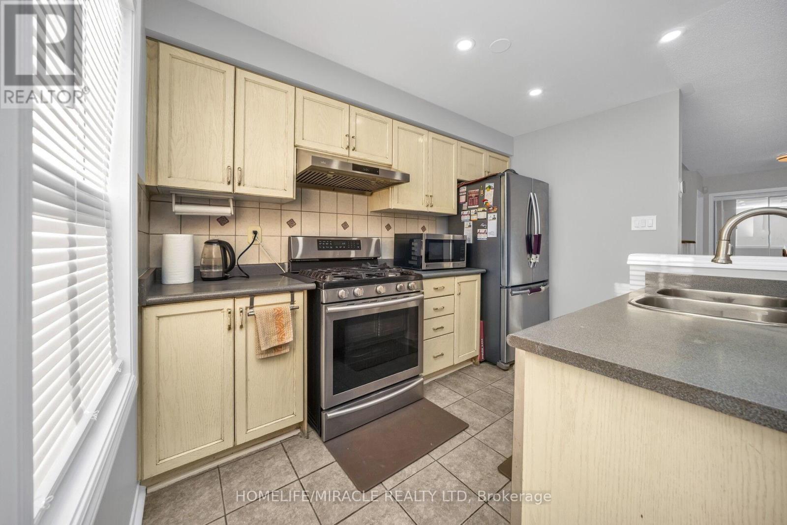 133 Pressed Brick Drive, Brampton, Ontario  L6V 4K5 - Photo 21 - W12809570