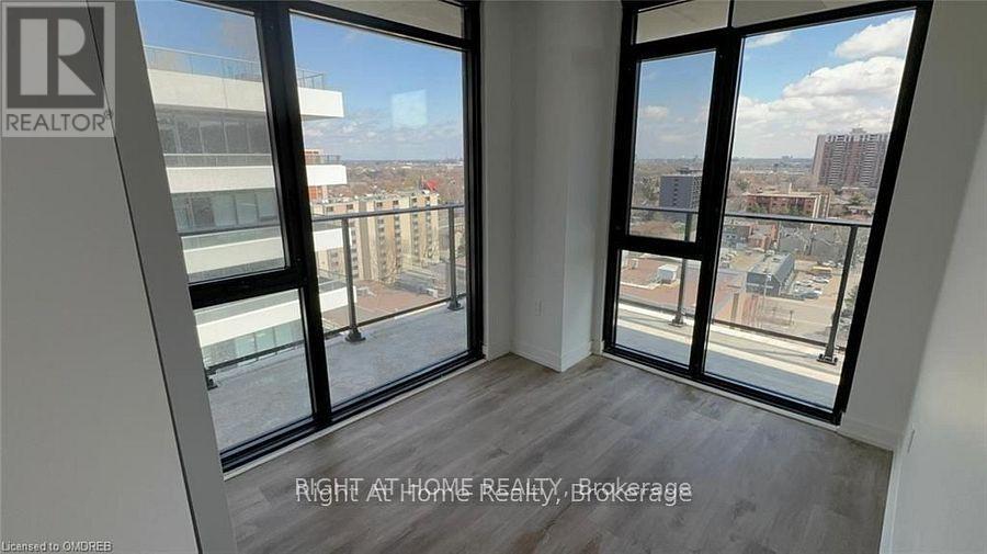 1320 - 1 Jarvis Street, Hamilton, Ontario L8R 3J2 - Photo 6 - X12809538