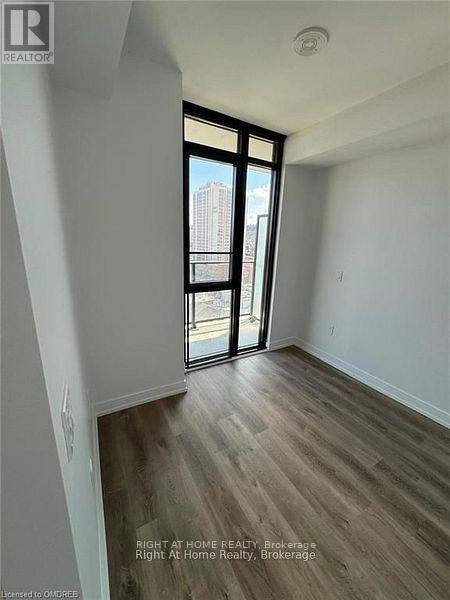 1320 - 1 Jarvis Street, Hamilton, Ontario L8R 3J2 - Photo 8 - X12809538