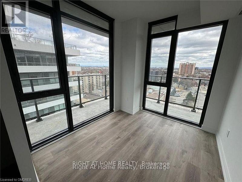 1320 - 1 Jarvis Street, Hamilton, Ontario L8R 3J2 - Photo 9 - X12809538