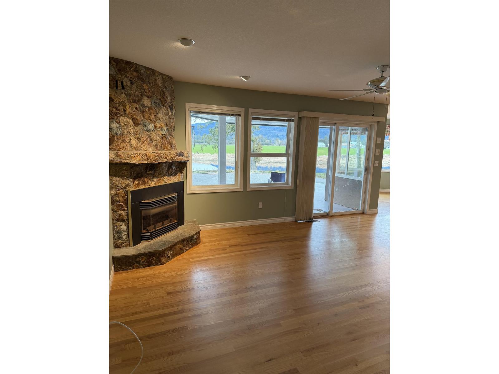 47083 Bell Road, Fairfield Island, Chilliwack, British Columbia  V2P 6H5 - Photo 8 - R3079666