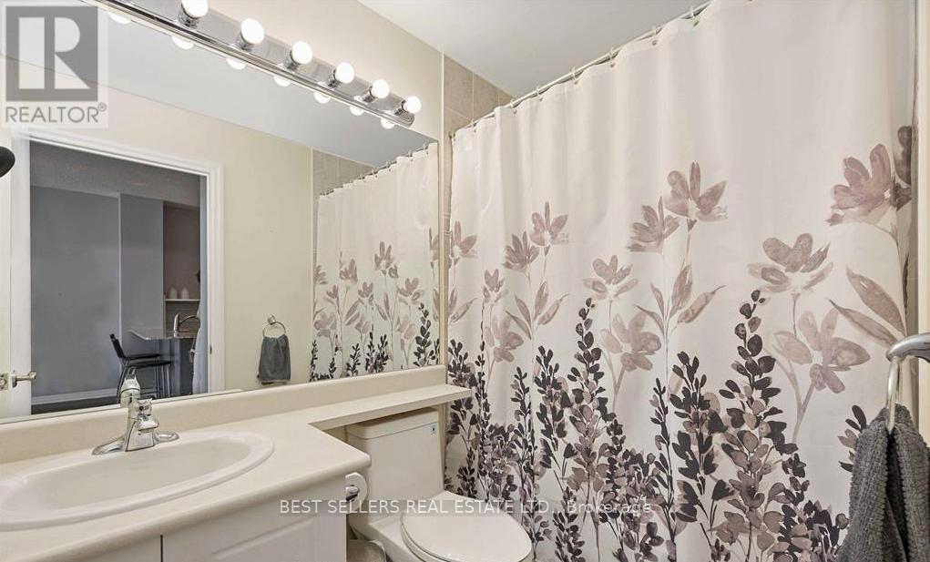 1802 - 1359 Rathburn Road E, Mississauga, Ontario  L4W 5P7 - Photo 17 - W12809582