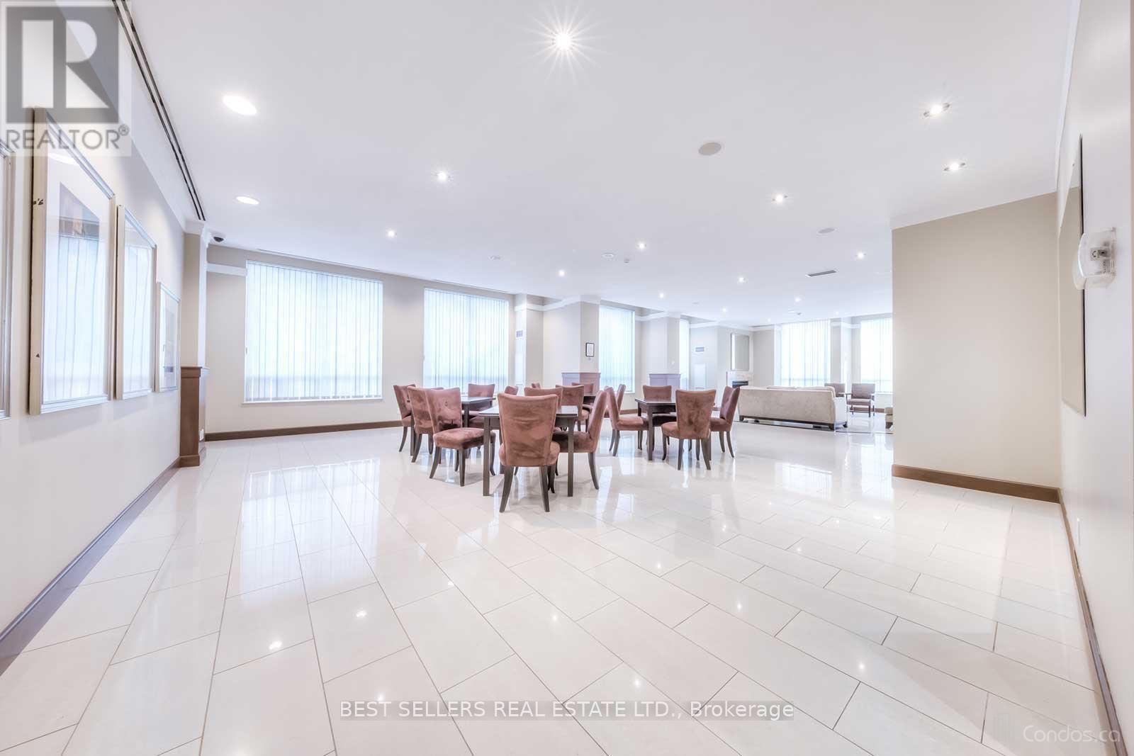 1802 - 1359 Rathburn Road E, Mississauga, Ontario  L4W 5P7 - Photo 5 - W12809582