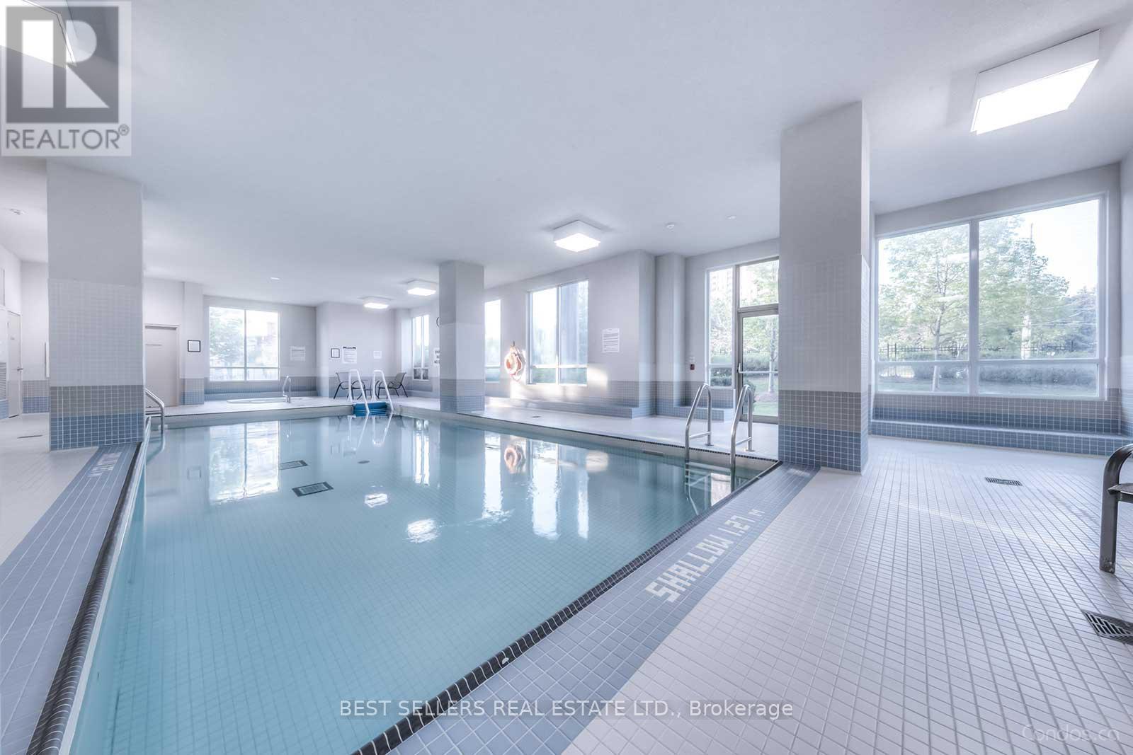 1802 - 1359 Rathburn Road E, Mississauga, Ontario  L4W 5P7 - Photo 6 - W12809582